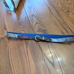 - YRI Brown Leather And Canvas Belt. Putter Boy Graphics. Size 38.Faie con…